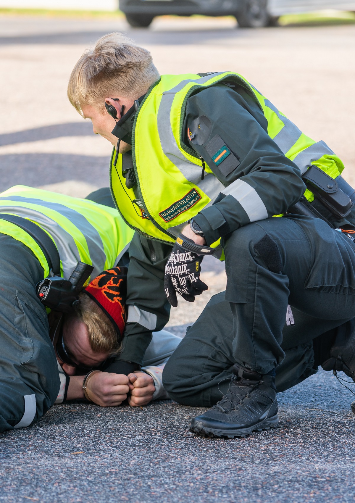 Voimankäytön harjoittelua.