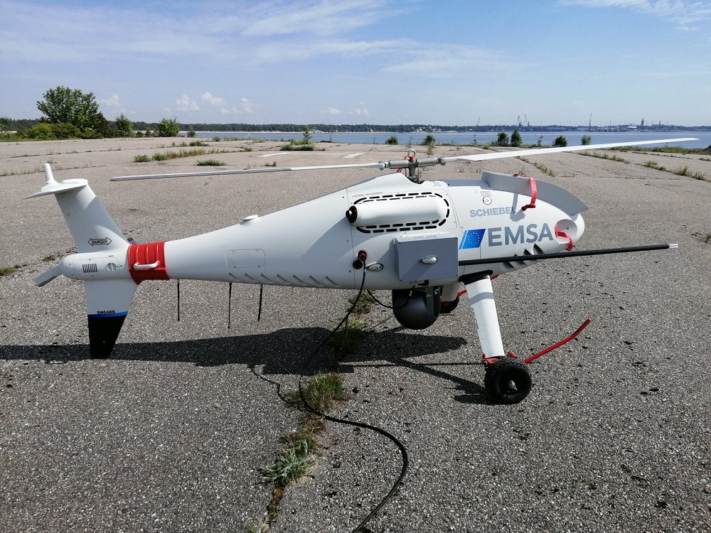 Drone, jonka kyljessä lukee EMSA.